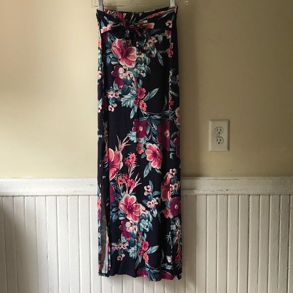 Dreamy Flowing Floral Maxi Skirt - Picture 2 of 2